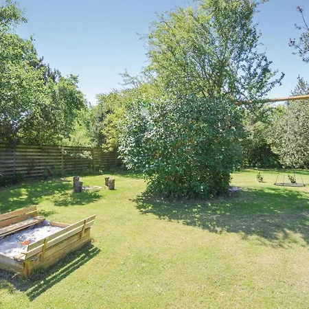 Three-bedroom Holiday In Dom wakacyjny *