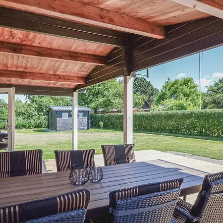Dom wakacyjny Three-bedroom Holiday In Højby