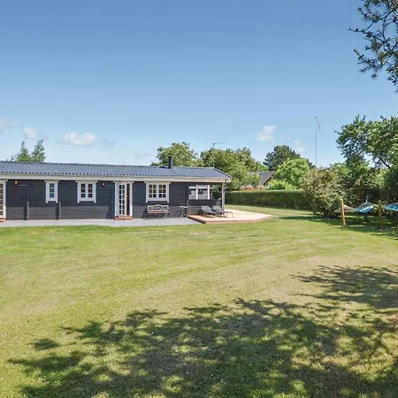 Three-bedroom Holiday In *