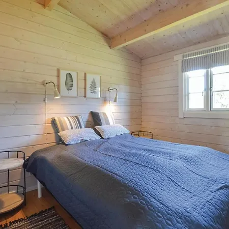 Three-bedroom Holiday In Højby