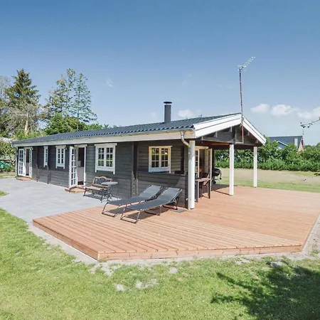 Dom wakacyjny Three-bedroom Holiday In